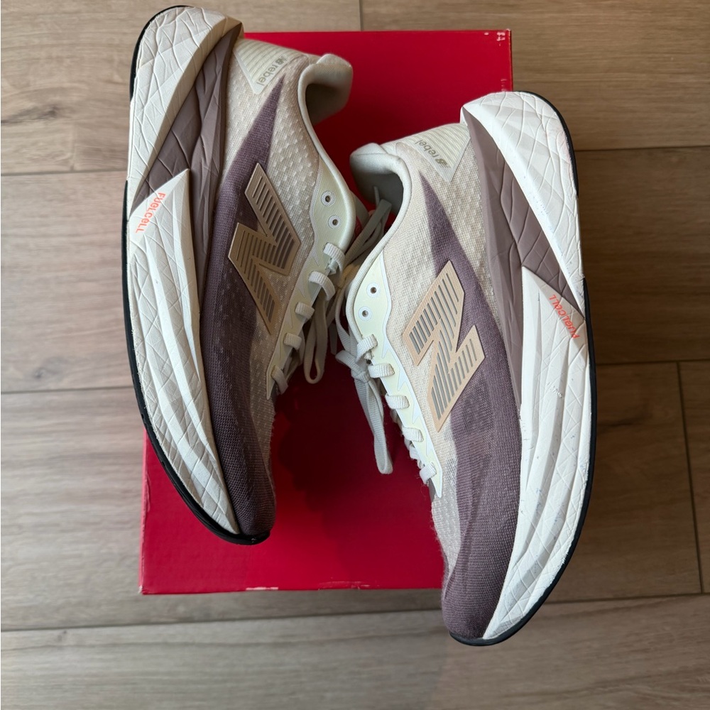 New Balance FuelCell Rebel v5 - Picture 2 of 10